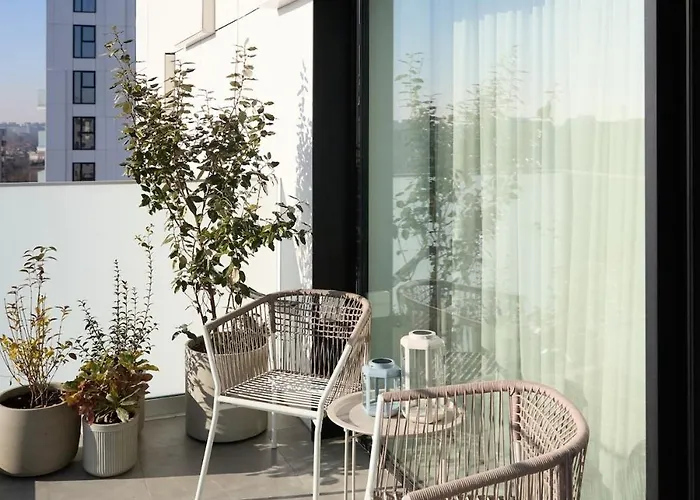 Blue I One Bedroom I One Cotroceni Park Apartment Bukarest